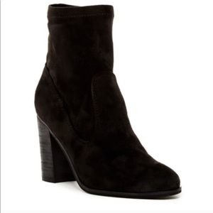 Black Dolce Vita Lenore Booties